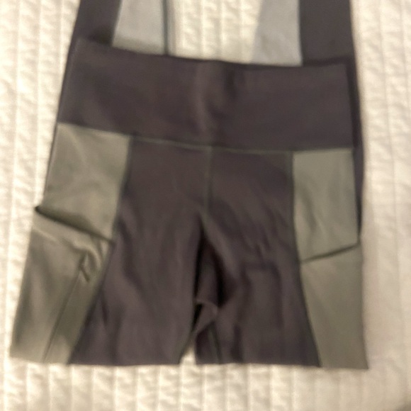 Athleta Leggings Small Colorblock Up for Anything 7/8 Gray White Pockets 209921 - Picture 6 of 9
